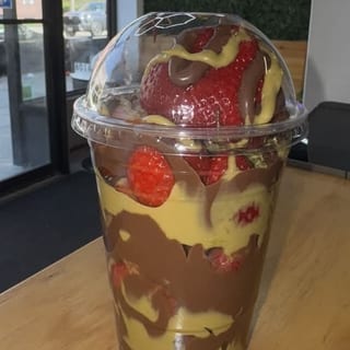 Viral Dubai Strawberry Cup